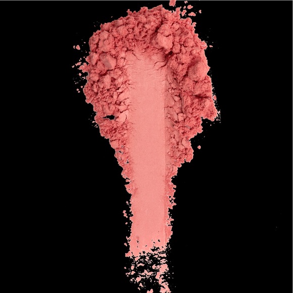 BADDIE ON THE BLOCK Kylie Blush Pressed Powder - Picture 10 of 11